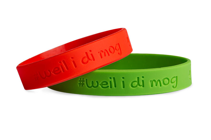 Ihr Text wird in ein Kautschukarmband (100% Silikon) eingraviert. Es gibt keine F&uuml;llfarbe. Der Text ist in derselben Farbe, wie ihr Kautschukarmband.